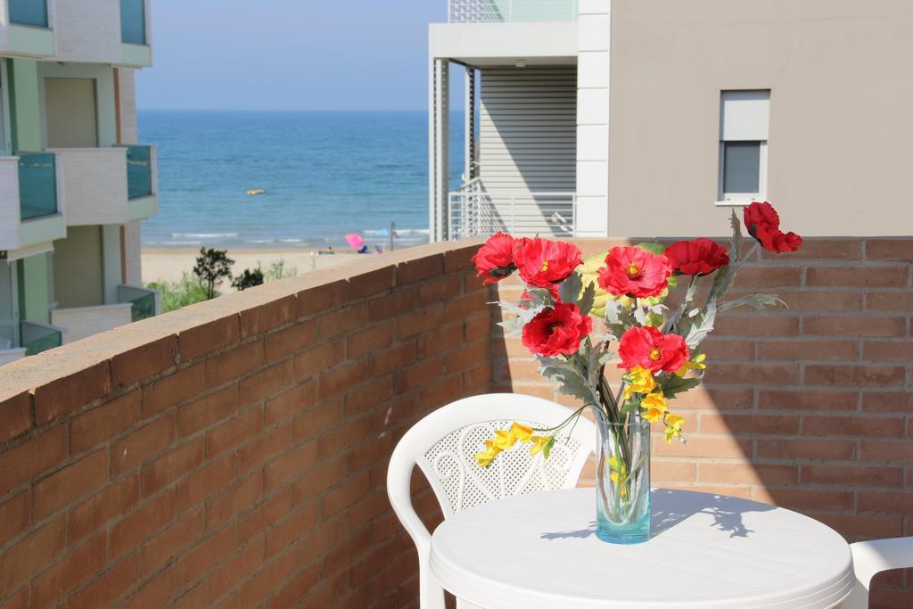 Di Matteo Hotel Roseto Degli Abruzzi Exteriör bild