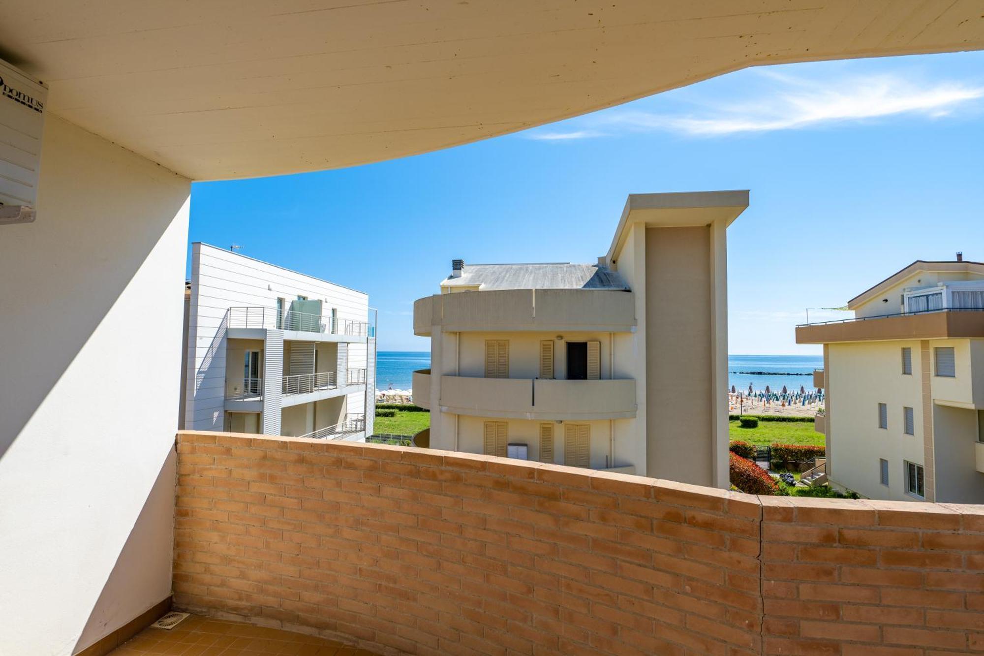 Di Matteo Hotel Roseto Degli Abruzzi Exteriör bild