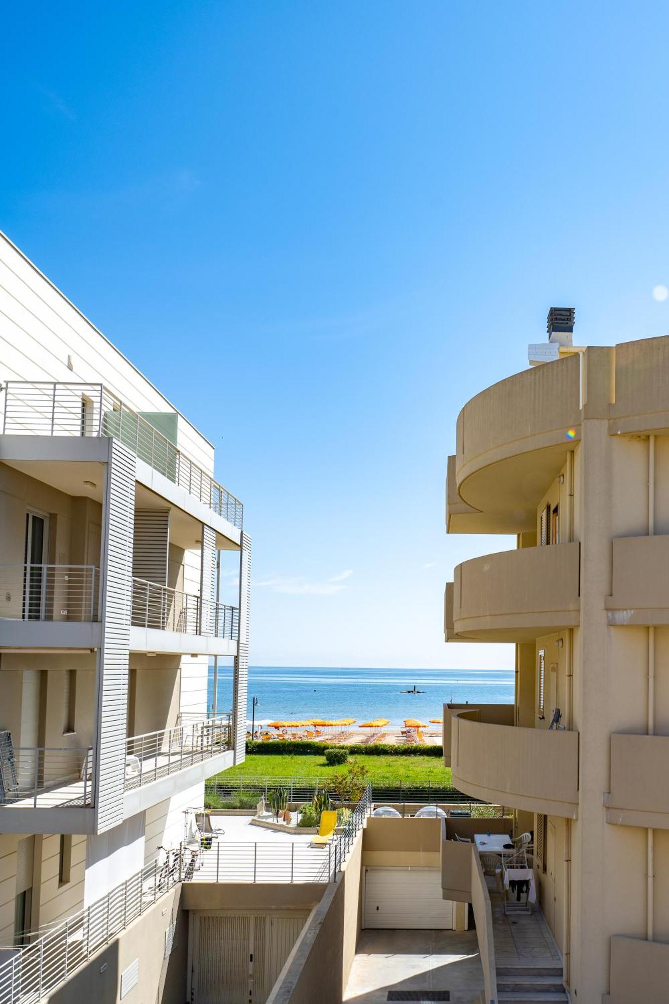 Di Matteo Hotel Roseto Degli Abruzzi Exteriör bild
