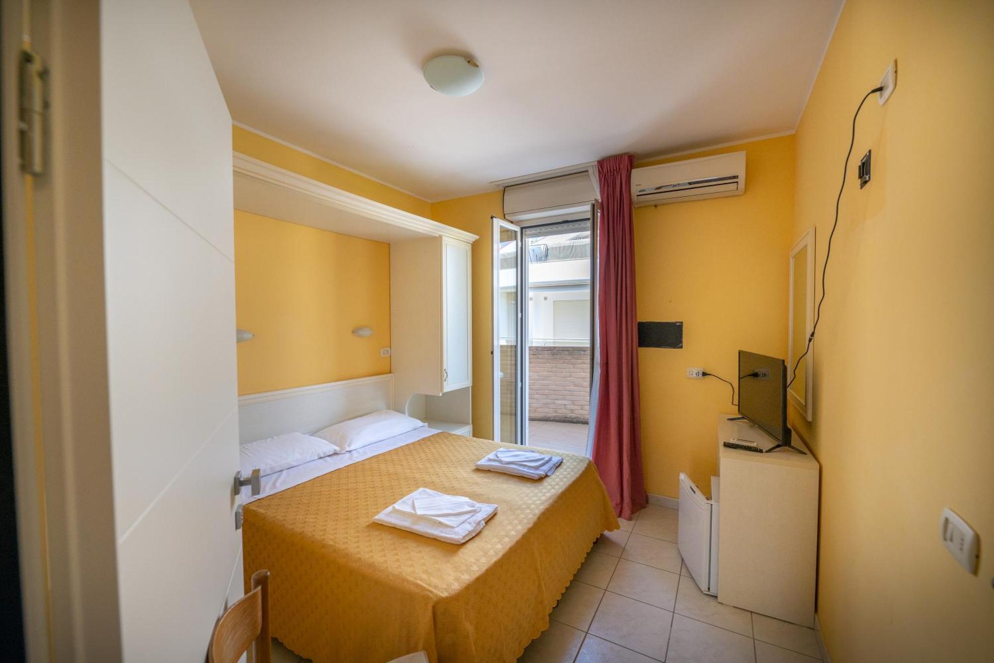 Di Matteo Hotel Roseto Degli Abruzzi Exteriör bild