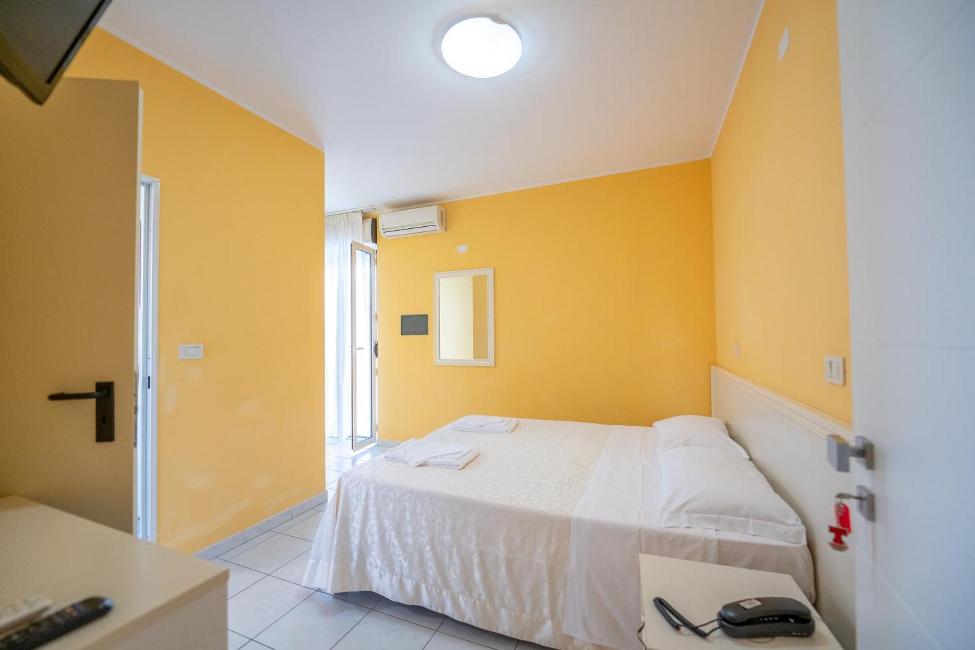 Di Matteo Hotel Roseto Degli Abruzzi Exteriör bild