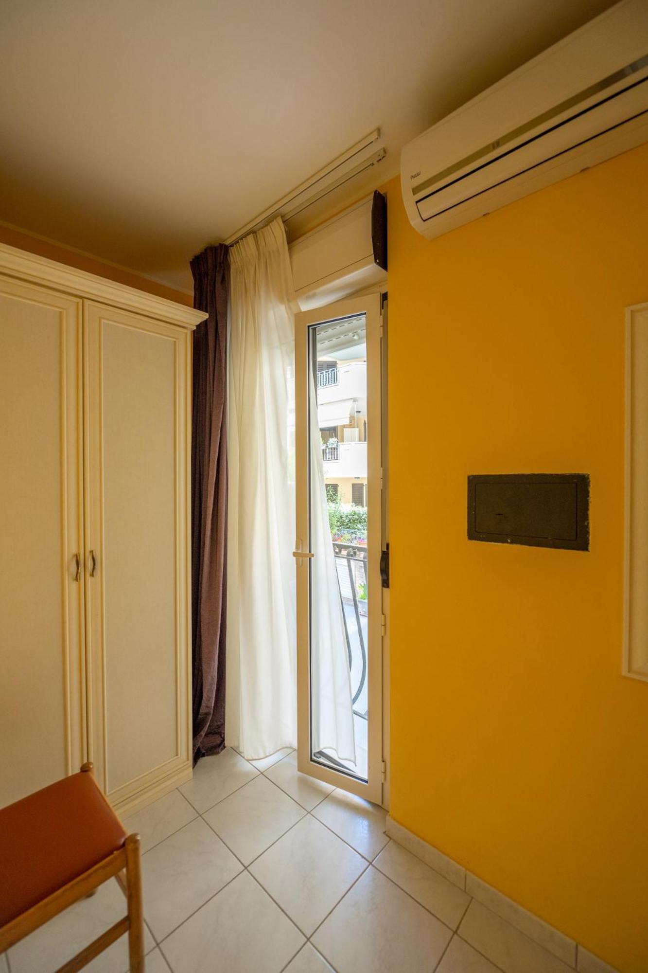 Di Matteo Hotel Roseto Degli Abruzzi Exteriör bild