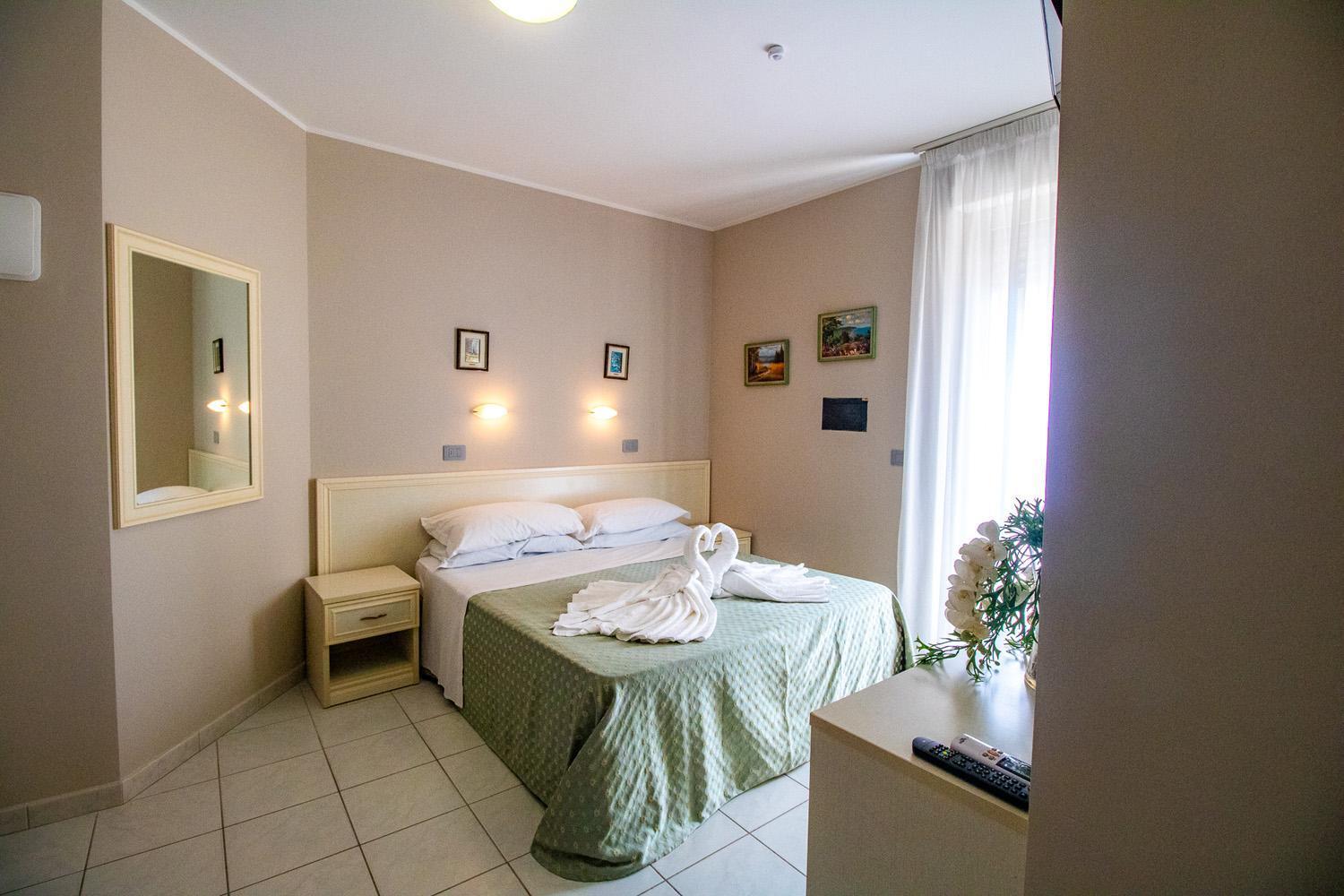 Di Matteo Hotel Roseto Degli Abruzzi Exteriör bild