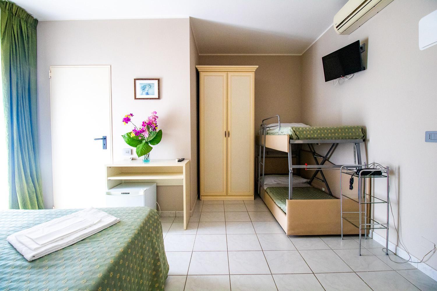 Di Matteo Hotel Roseto Degli Abruzzi Exteriör bild