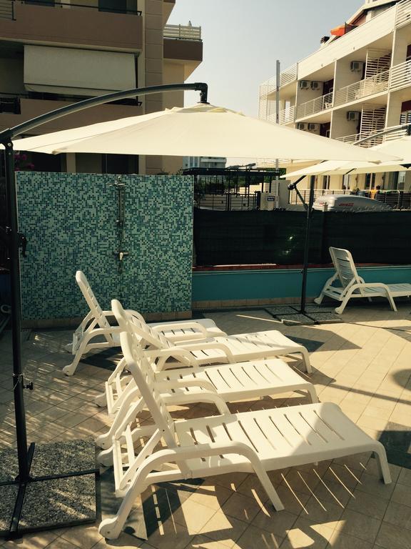 Di Matteo Hotel Roseto Degli Abruzzi Exteriör bild